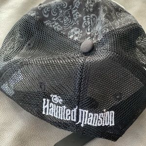 EUC genuine Disney Ghost Host Haunted Mansion snap-back baseball cap